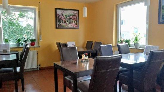 XIN CHAO im Goldenen Drachen